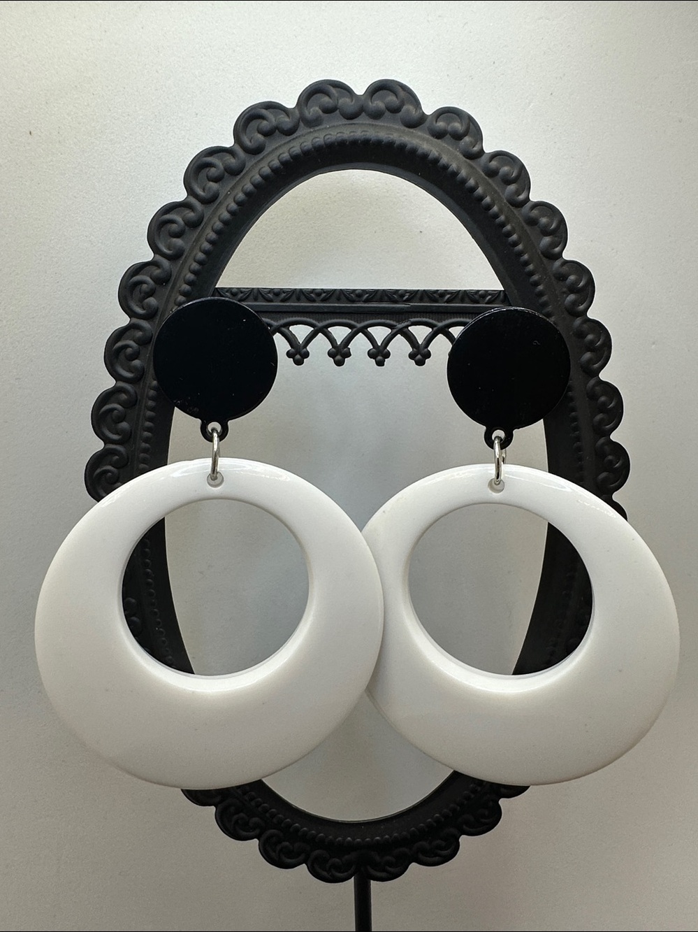 🧡 Modern Black and White Hoop Drop Earrings 🧡